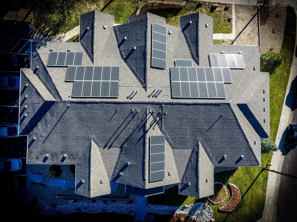 How to Use Solar Panels During Power Outage